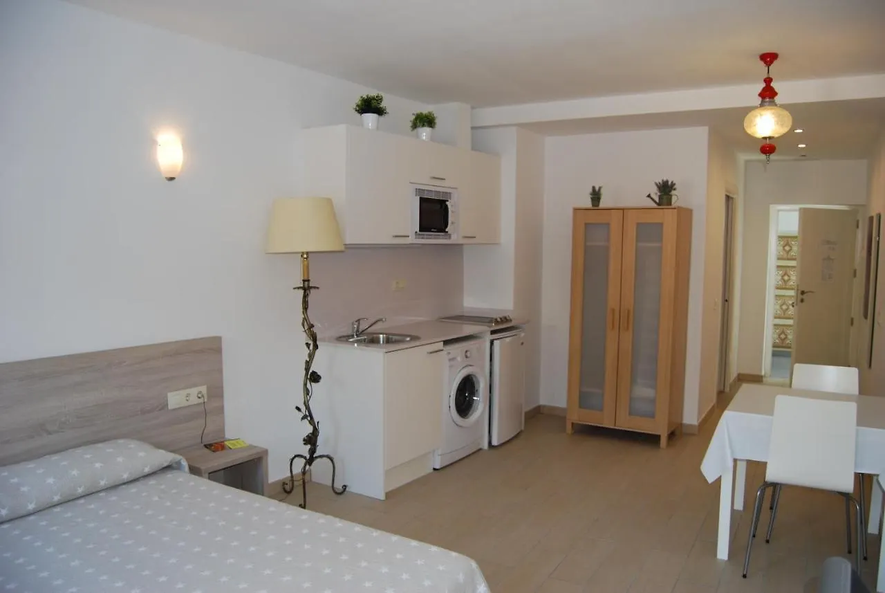 Apartment Fonda Comerc Estudio Doble Torroella De Montgri Spain