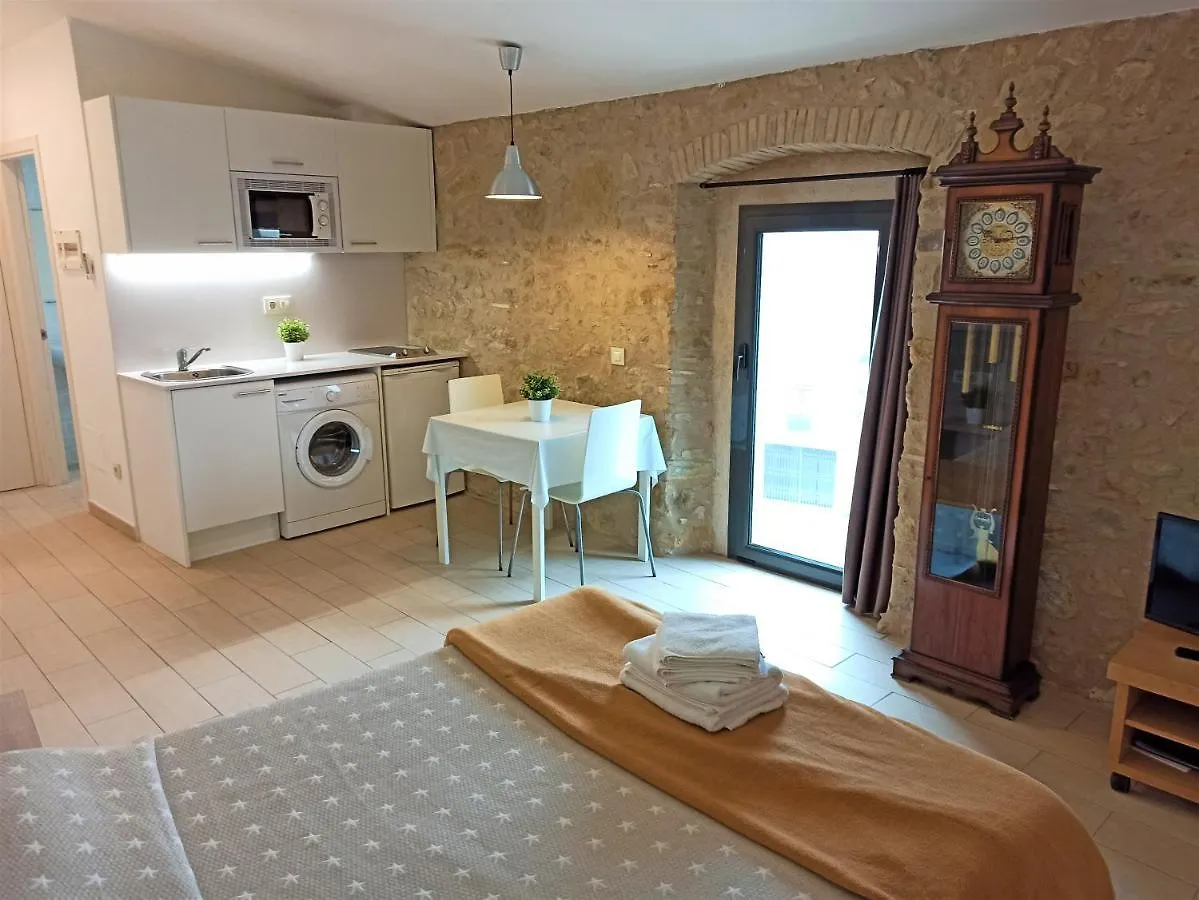 Fonda Comerc Estudio Doble Torroella De Montgri Apartment