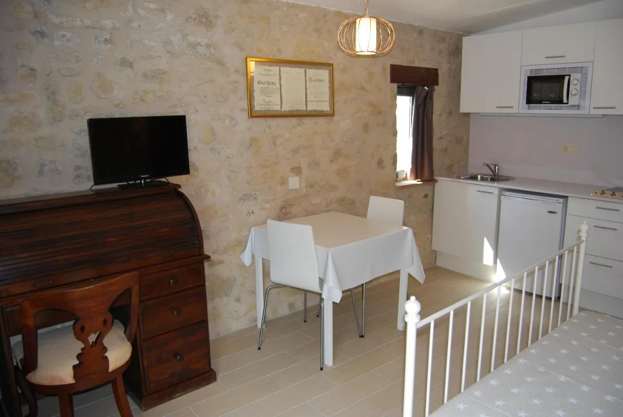 Fonda Comerc Estudio Doble Torroella De Montgri 0*,