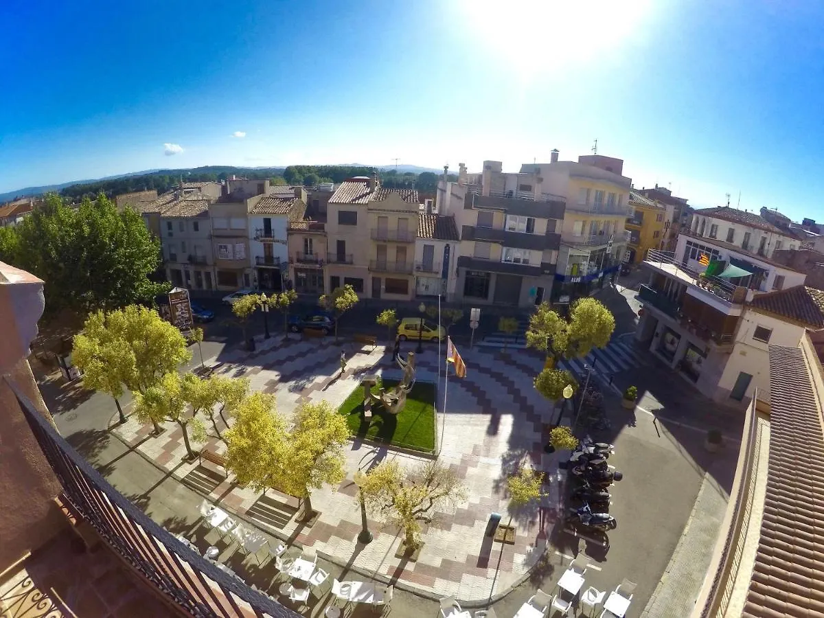 Fonda Comerc Estudio Doble Torroella De Montgri Spain